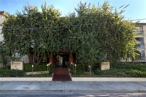 Photo of 12830 Burbank Blvd, Valley Village, CA 91607 (MLS # SR26070425)