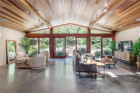 2 Chuckwagon Road Rolling Hills CA 90274