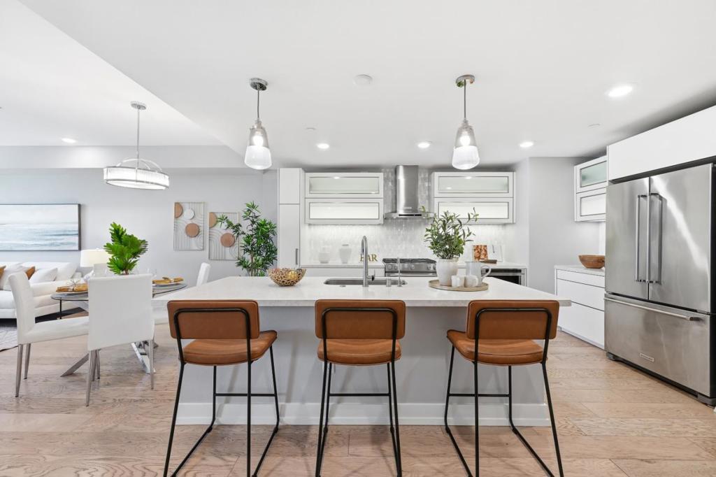 1048 Monroe Street 307