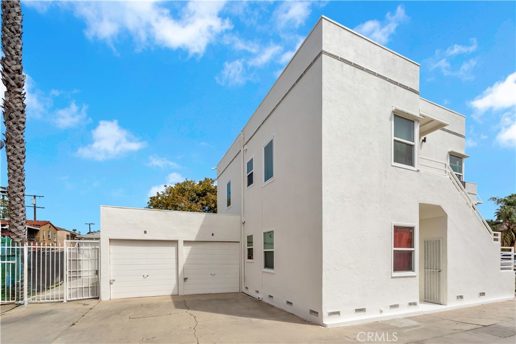2015 Locust Avenue