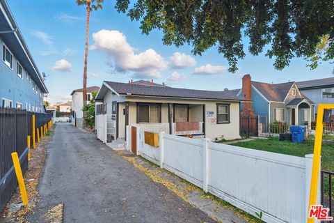 Photo of 6126 Brynhurst Avenue, Los Angeles, CA 90043 (MLS # 26636115)