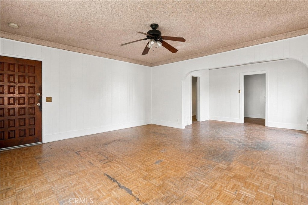 440 N Ezra
