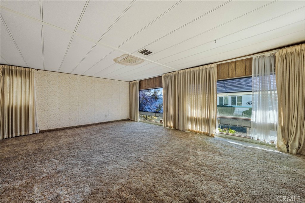 4265 Lakeshore Blvd 41