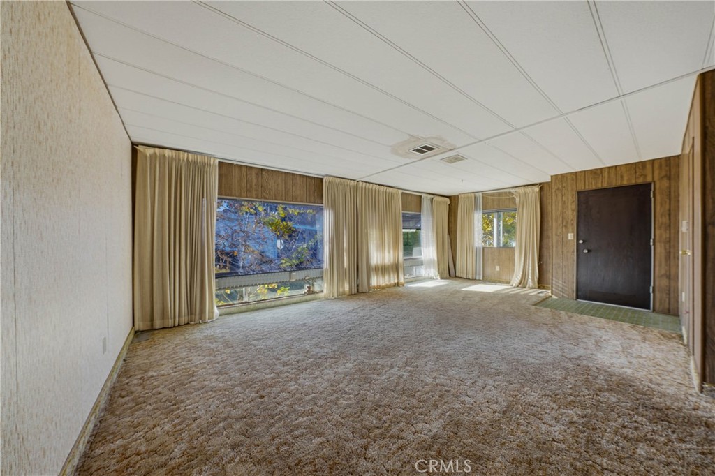 4265 Lakeshore Blvd 41