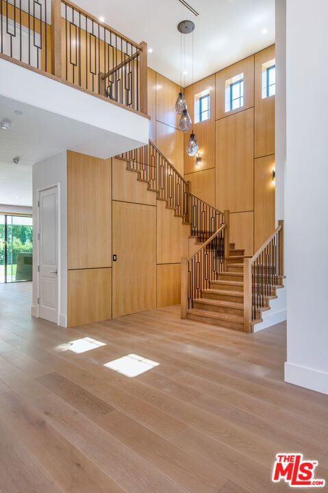 16866 Mooncrest Drive