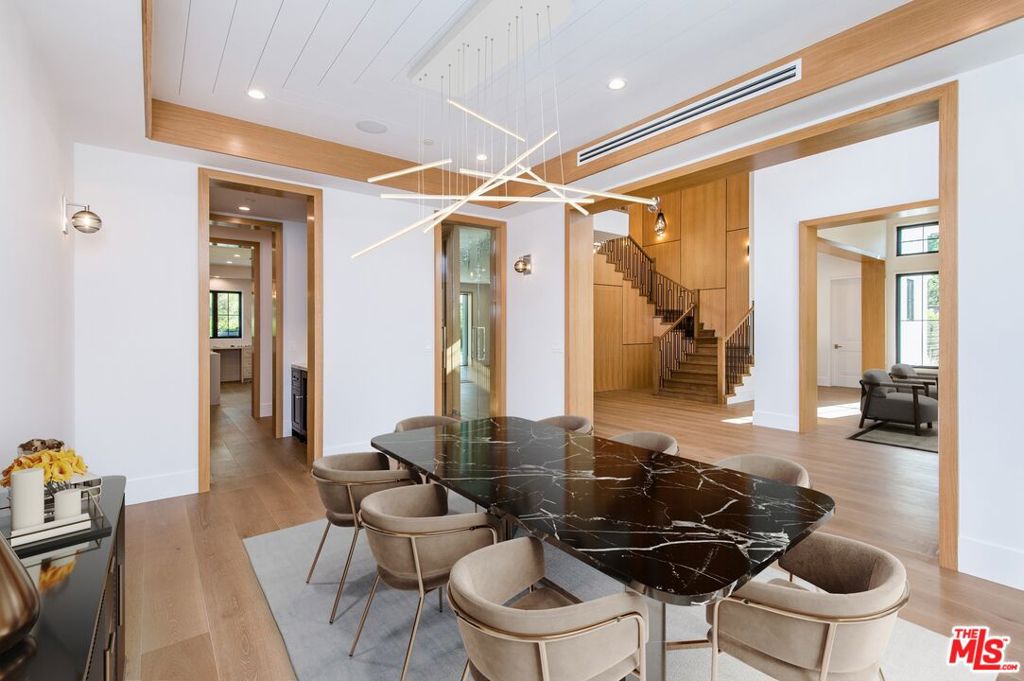 16866 Mooncrest Drive