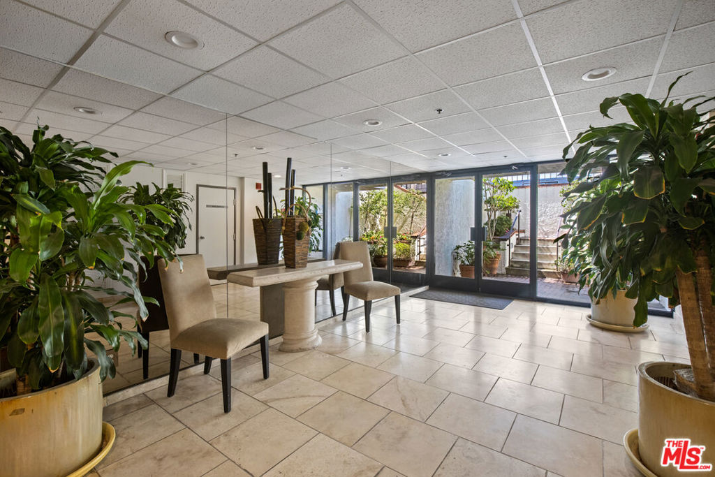 432 S Hamel Road 302