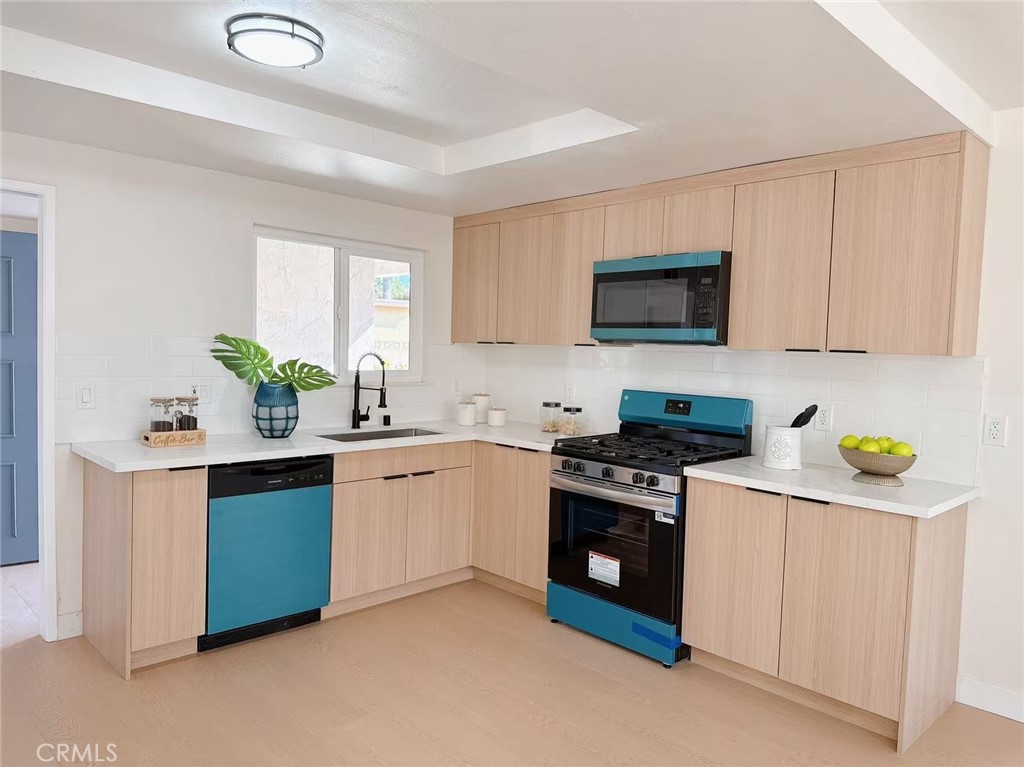 15505 La Valle Street