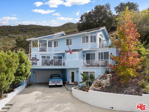 Photo of 536 S Ventu Park Road, Newbury Park, CA 91320 (MLS # 26998395)