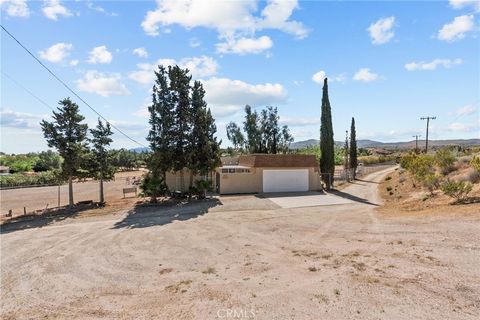 Photo of 3521 E Avenue T4, Palmdale, CA 93550 (MLS # SR26069420)