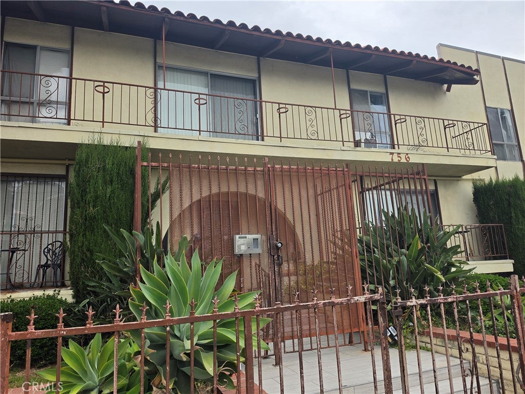 756 N Inglewood Ave