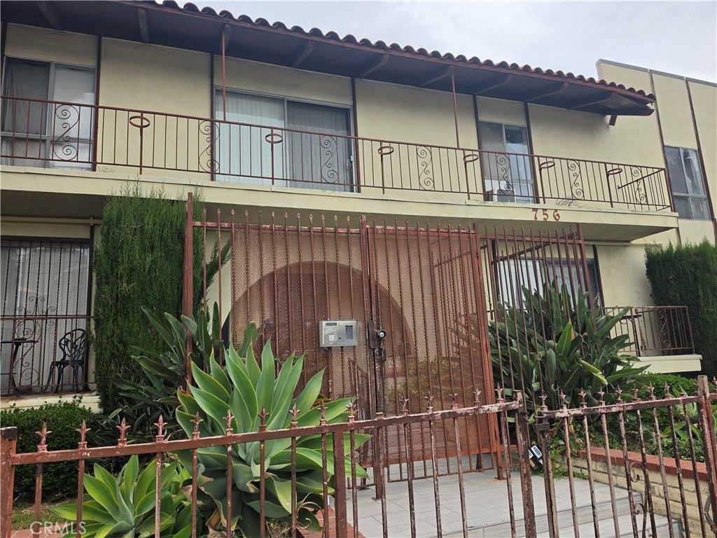 Photo of 756 N Inglewood Ave, Inglewood, CA 90302 (MLS # PW26159983)