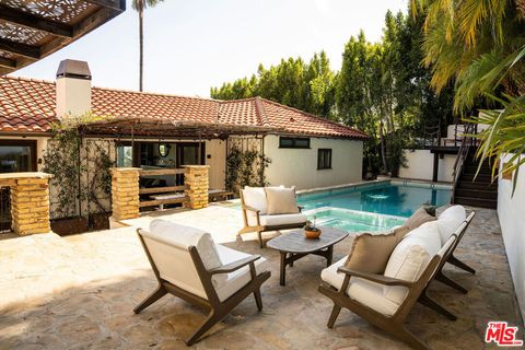 Photo of 2017 N Gramercy Place, Los Angeles, CA 90068 (MLS # 26836227)