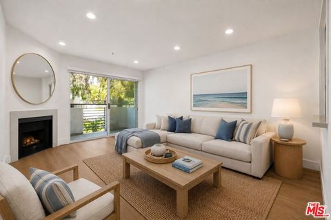 Photo of 16100 W Sunset Boulevard #102, Pacific Palisades, CA 90272 (MLS # 26831453)
