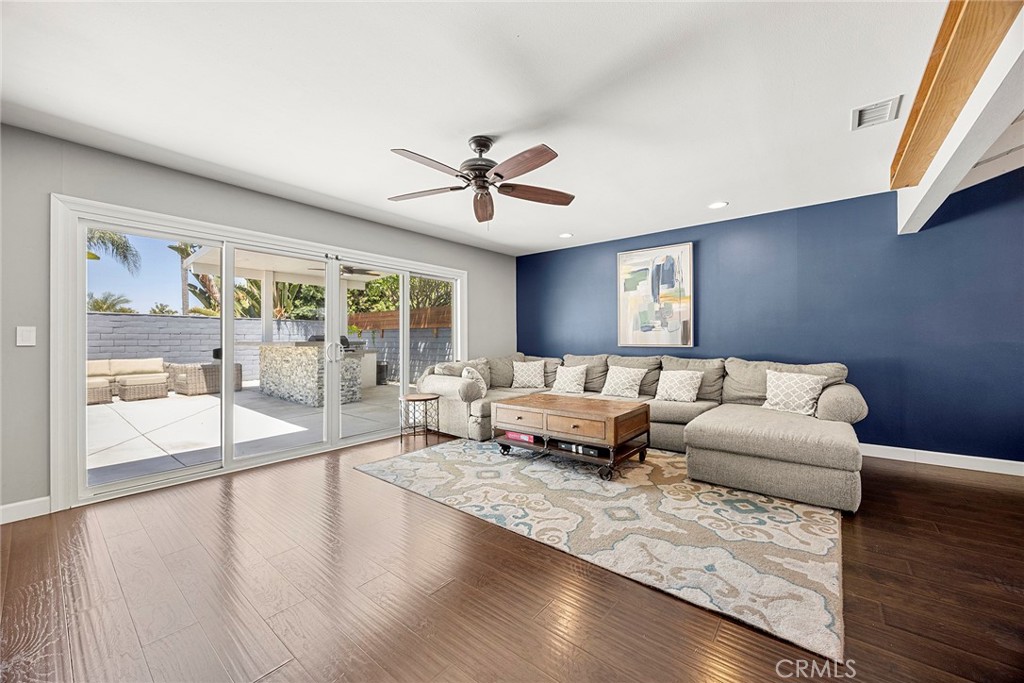 1260 N Sacramento