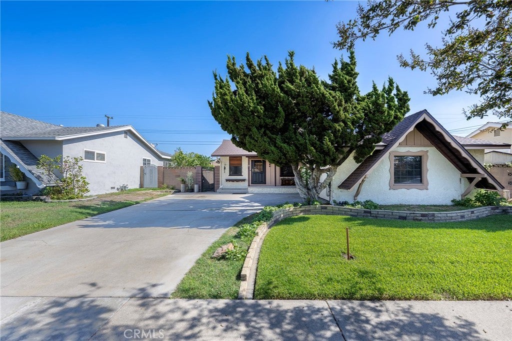 Photo of 7660 El Chaco DR, Buena Park, CA 90620 (MLS # PW26225026)