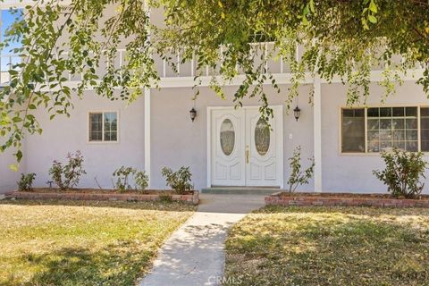 Photo of 4005 Madrid Avenue, Bakersfield, CA 93309 (MLS # OC25263234)