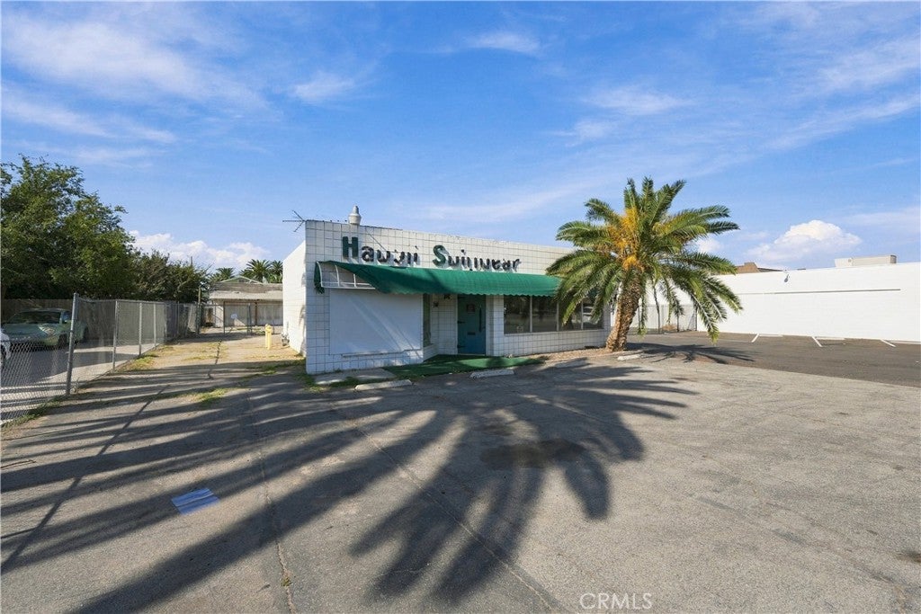 3652 Van Buren