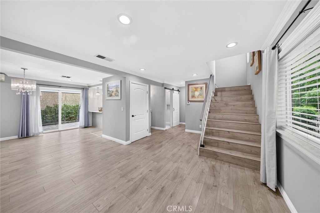 509 W Duarte B
