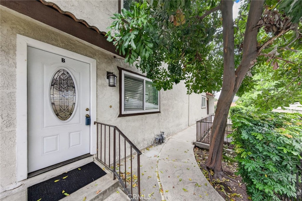 509 W Duarte B