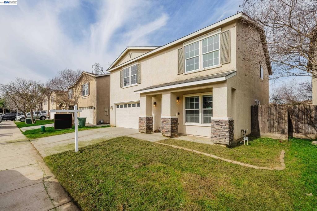 Photo of 1255 Day Light Dr, Merced, CA 95348 (MLS # 41125007)