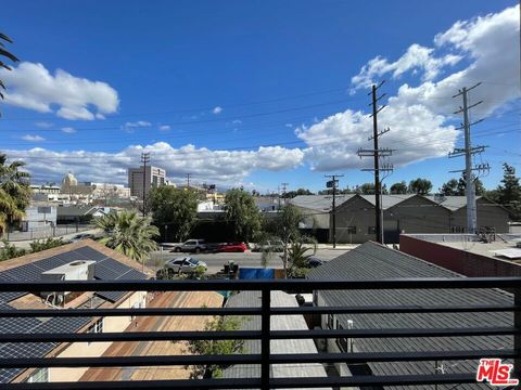 Photo of 14612 Calvert Street #404, Van Nuys, CA 91411 (MLS # 26833349)