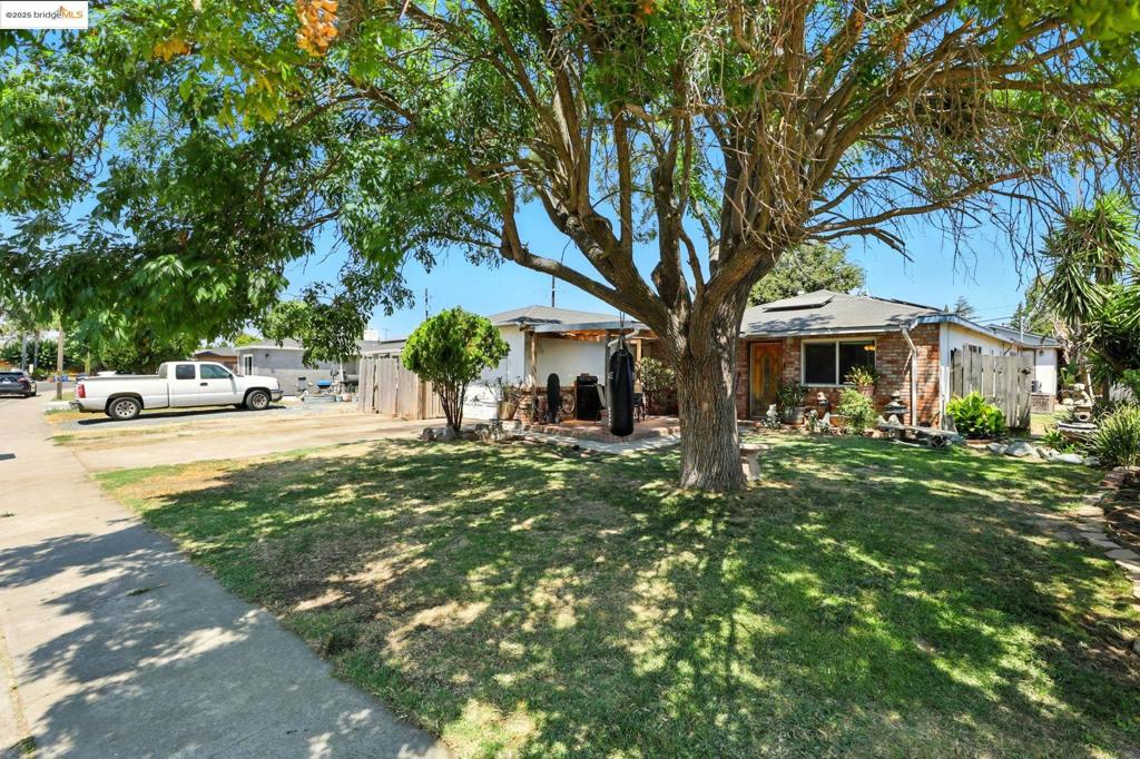 27 4th Avenue