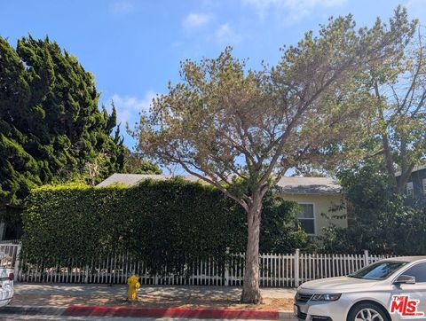Photo of 2832 Exposition Boulevard, Santa Monica, CA 90404 (MLS # 26830249)