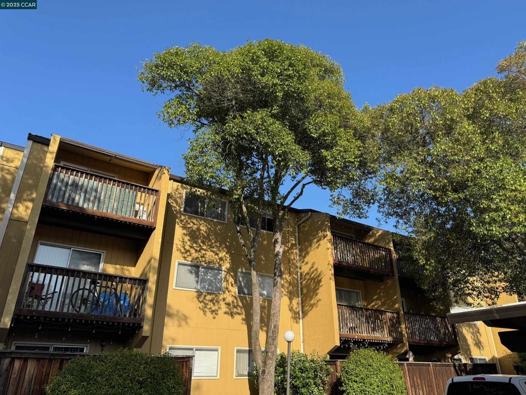 OPEN HOUSE Sunday, 7/13, Noon-2PM. Darling light washed one bedroom unit with 2nd story balcony and Southwestern exposure in desirable Oak Grove Gardens. Unit includes fresh carpet and designer paint, dual-paned windows, upgraded electrical panel, tons of storage, immaculate community pool, clubhouse, sport court and BBQ area. Close to schools, transportation and shopping. Turn renting into owning a piece of the rock.