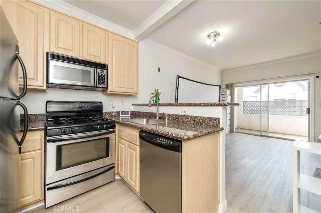 300 N El Molino #312