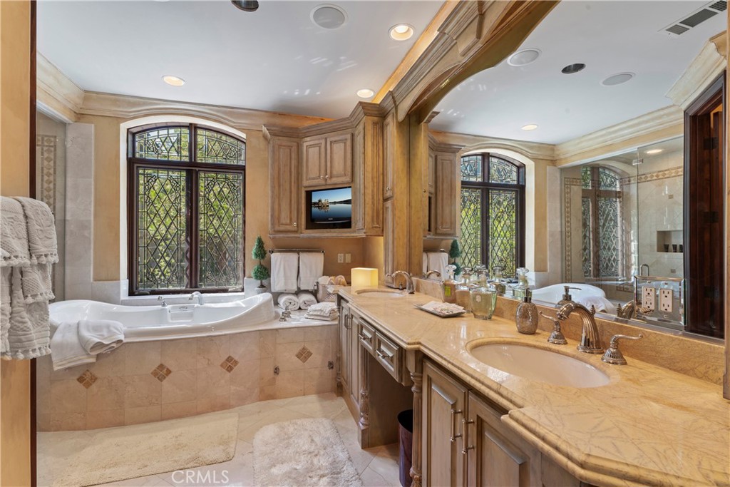 Arrowhead Woods (AWHW) - Residential