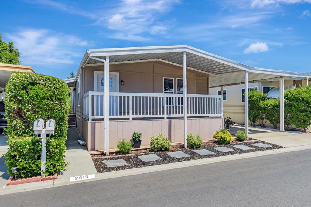 2815 Moss Hollow Drive