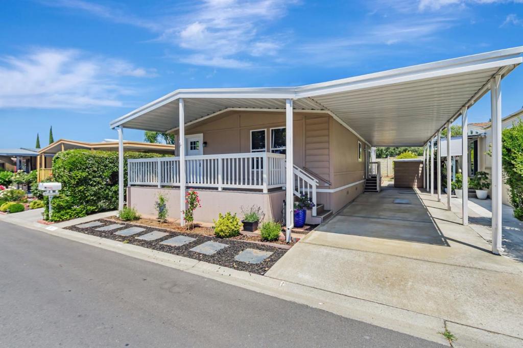 2815 Moss Hollow Drive