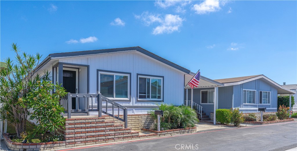 203 Parrot Lane