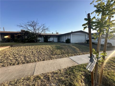 Photo of 19328 Delight Street, Canyon Country, CA 91351 (MLS # SR25199703)