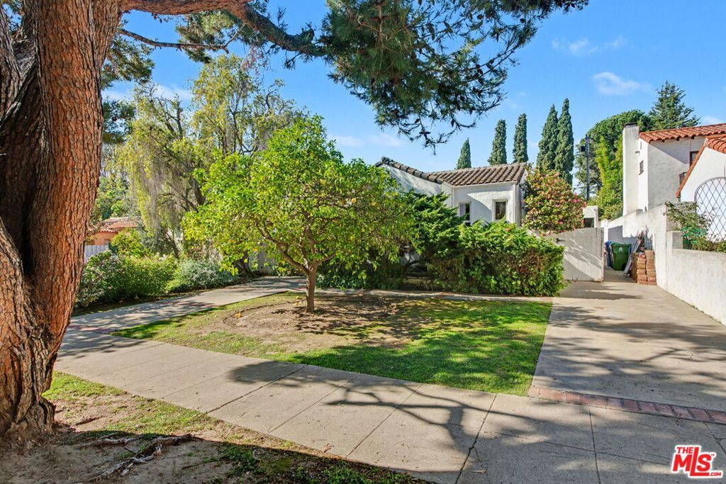 Photo of 2115 Holmby Avenue, Los Angeles, CA 90025 (MLS # 26641027)