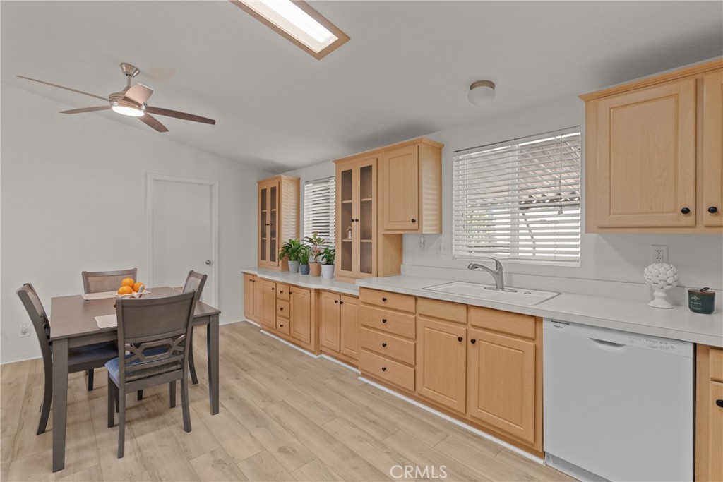 24001 Muirlands 12