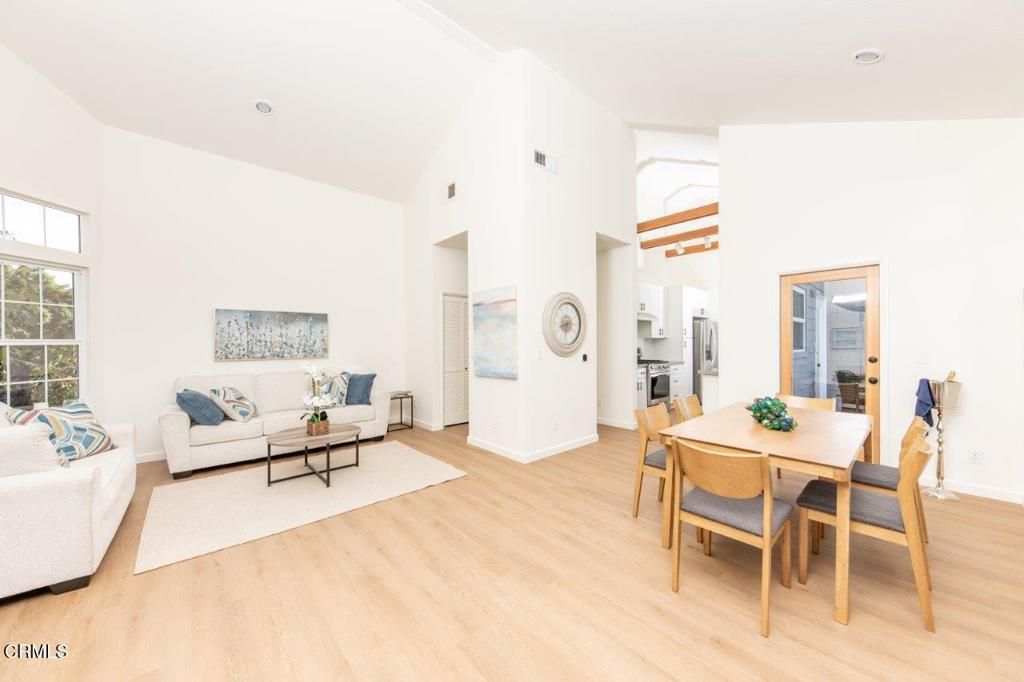 Photo of 11829 Gateway Boulevard #2, Los Angeles, CA 90064 (MLS # P1-25104)