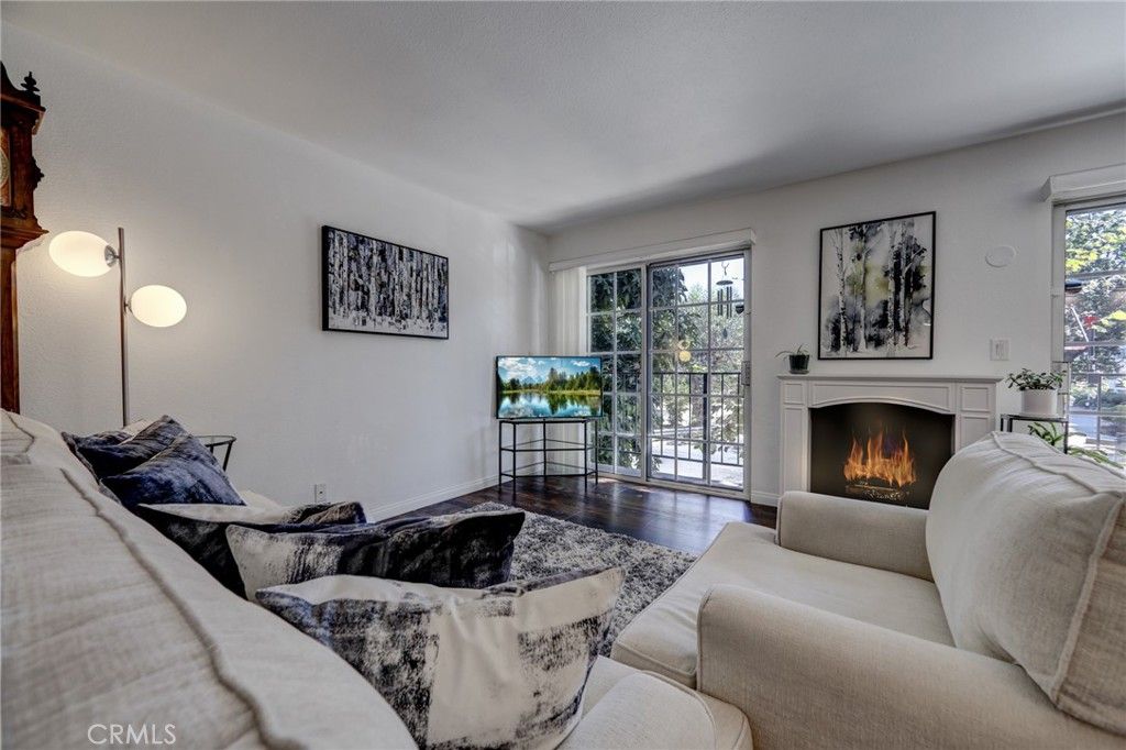 Photo of 4249 Longridge Avenue #102, Studio City, CA 91604 (MLS # SR26000214)