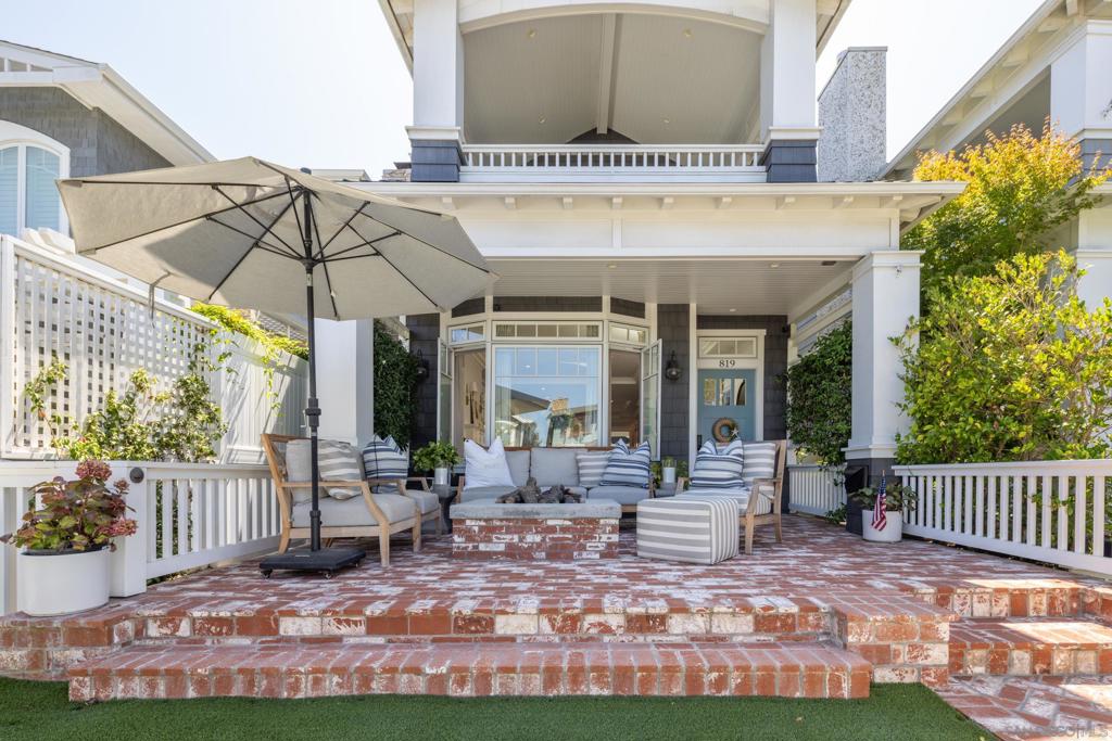 819 I Avenue
