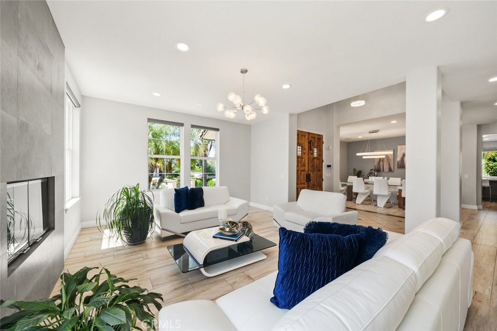 18501 Calle Vista Circle