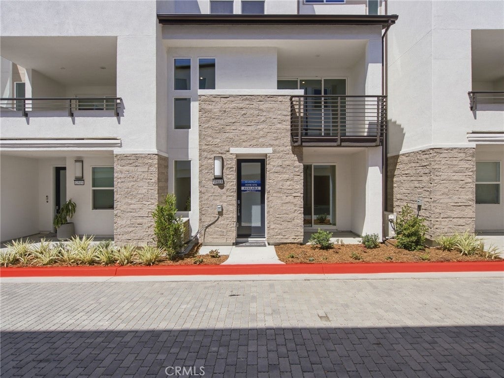 2513 Everly Court