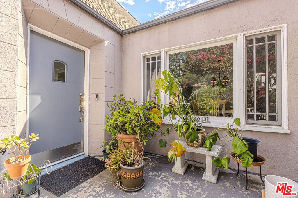 1601 S Adams Street, Glendale CA 91205