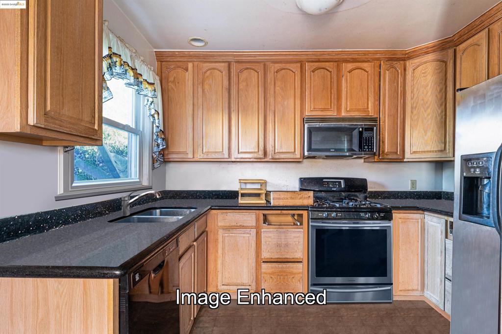 EAST OAKLAND - Residential