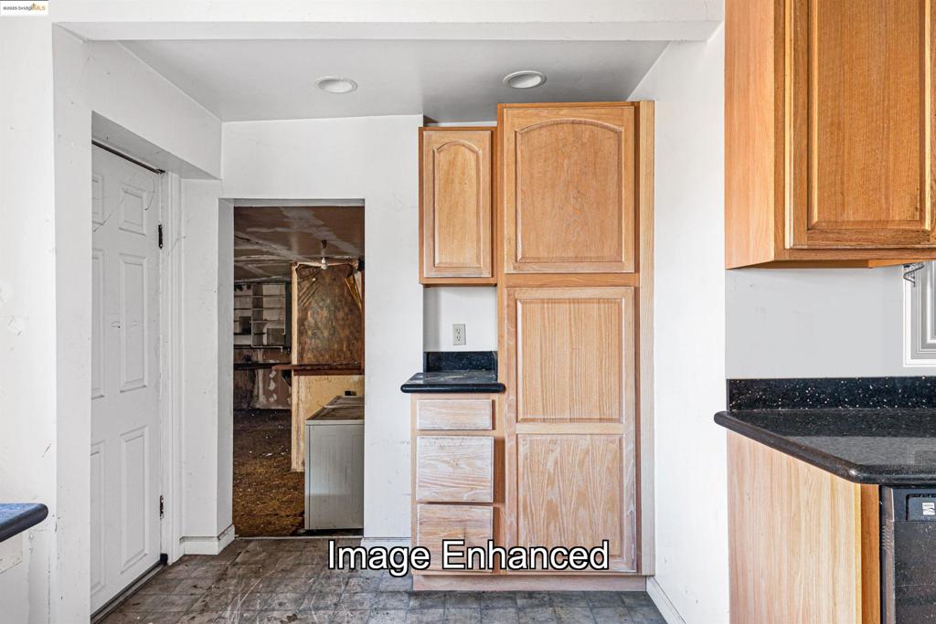 EAST OAKLAND - Residential