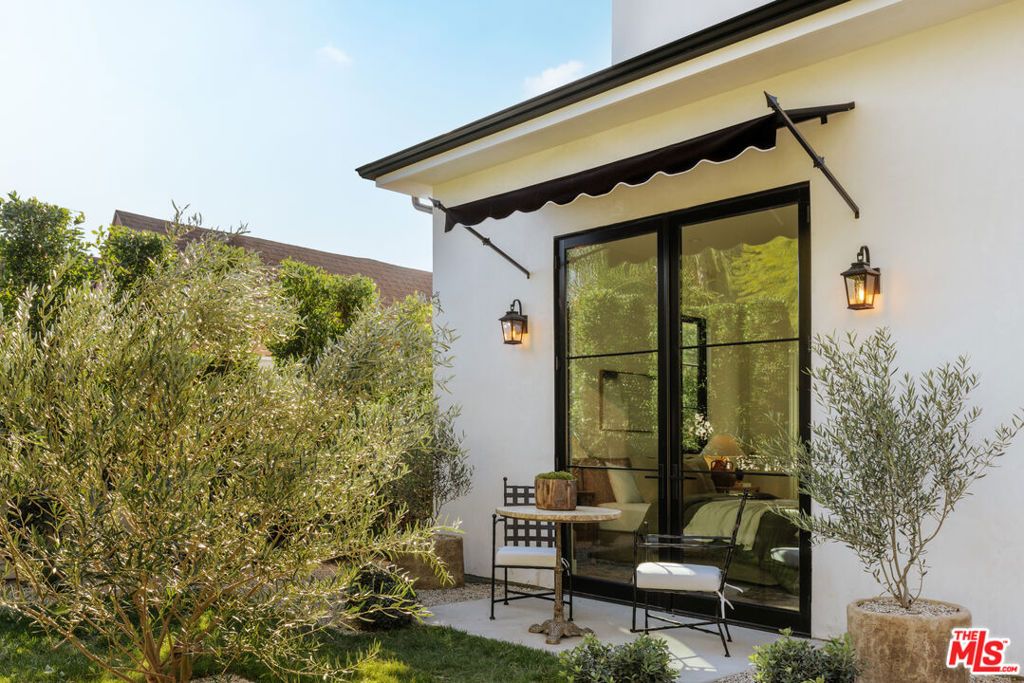 Photo of 367 N La Jolla Avenue, Los Angeles, CA 90048 (MLS # 26635827)