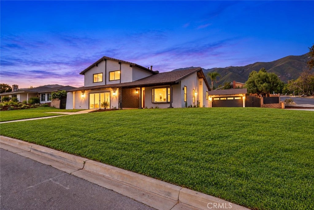 9086 Hillside
