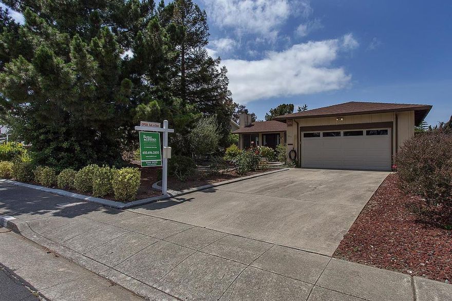 CONVENIENT ONE LEVEL WITH AN EASY FLOW FLOOR PLAN. THIS IS A GREAT STARTER HOME IN AN IDEAL LOCATION. LOCATED ON A QUIET STREET. MOVE-IN CONDITION ; THOUGH, NEEDS UPDATING. REMODEL YOUR OWN WAY. ATTRACTIVE FRONT & BACKYARDS WITH PEBLES STONES . LOW MAINTENANCE /WATER LANDSCAPING . ACROSS FROM DOLPHIN PARK , ENJOY THE TENNIS COURTS, CHILDREN PLAY GROUND & THE BEAUTIFUL WALKING TRAILS. MINUTES AWAY FROM SHOPPING, DINING AND EASY COMUTE TO SILICON VALLEY. GREAT SCHOOLS. RARE OPPORTUNITY, MUST SEE.