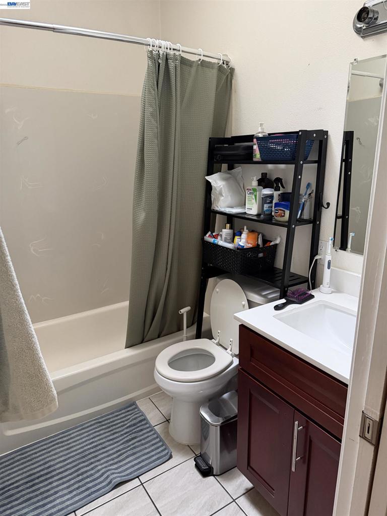 3227 Galindo St