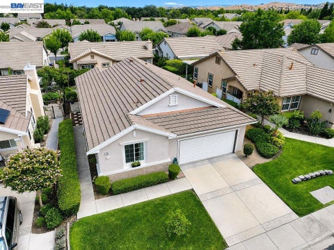 Photo of 522 Encore Way, Brentwood, CA 94513 (MLS # 41146032)